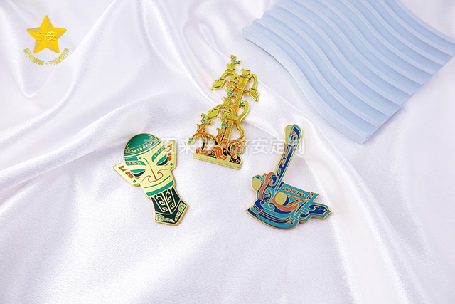 紀念章(zhāng)(zhāng)、鑰匙扣、冰箱貼…旅遊紀念品定制(zhì)竟有這麼多選擇！